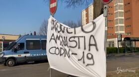 Coronavirus, proteste anche nel carcere Le Vallette a Torino