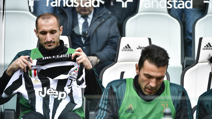 Serie A: all'asta per beneficenza la maglia di Chiellini