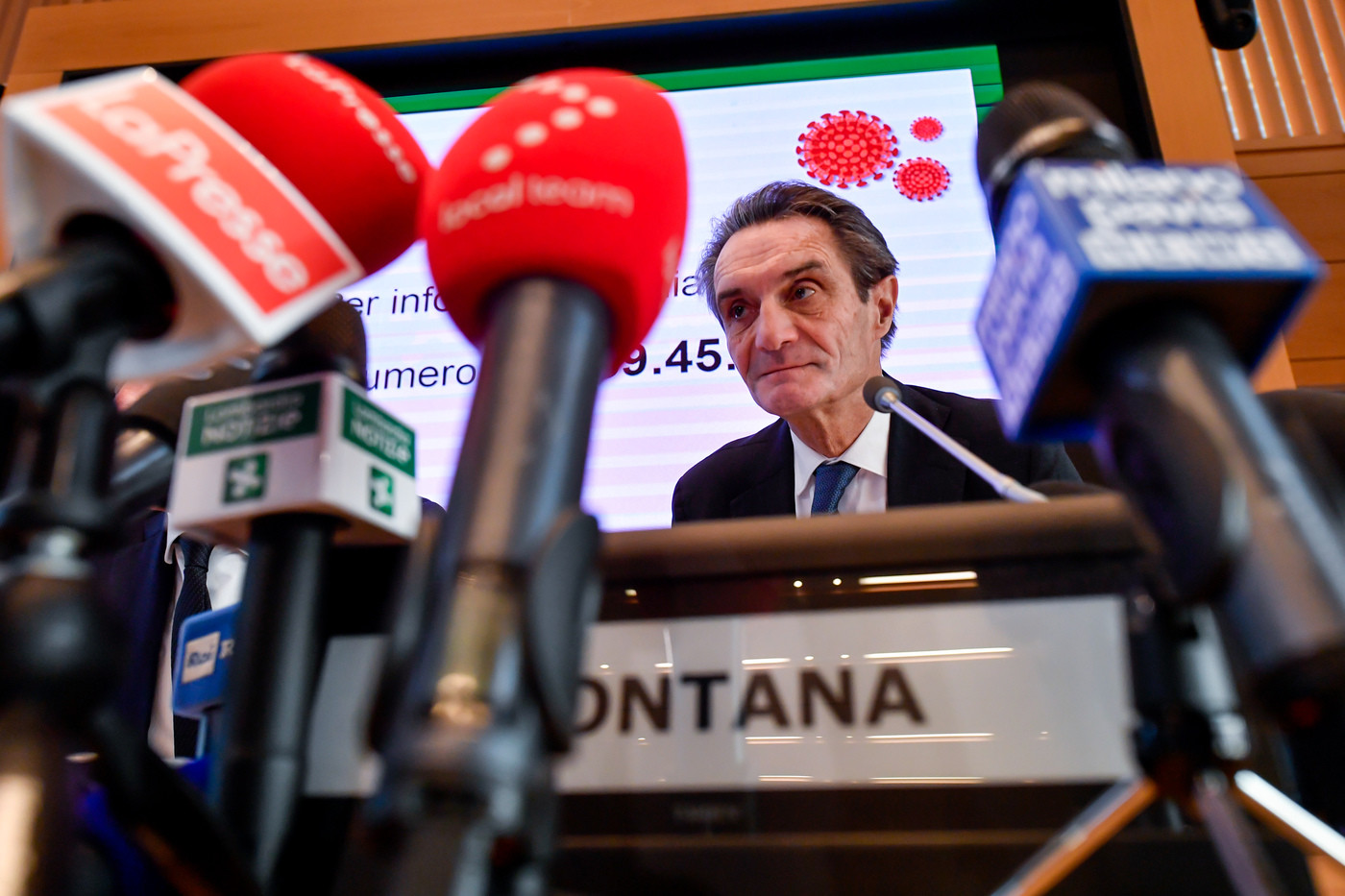 Coronavirus, Fontana: “Sindaci lombardi chiedono misure più rigide”