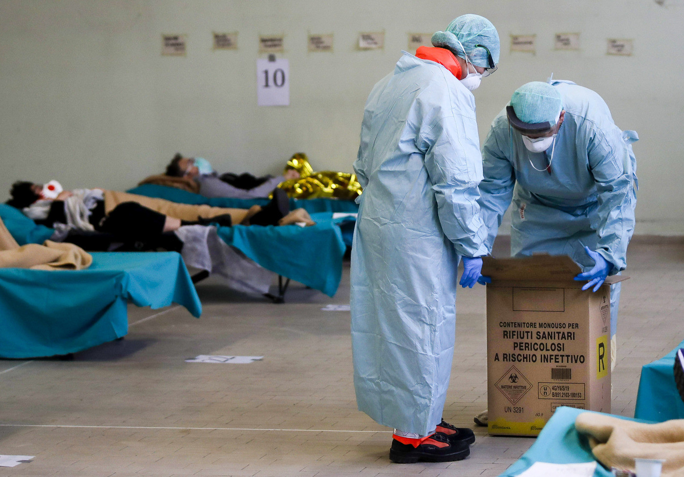 Coronavirus. Le aziende e la corsa alla solidarietà: gli esempi di Unicredit e Italgas