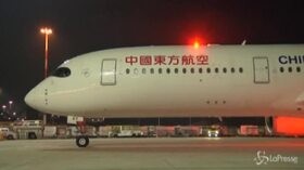 Coronavirus, a Fiumicino aereo con medici e aiuti da Cina