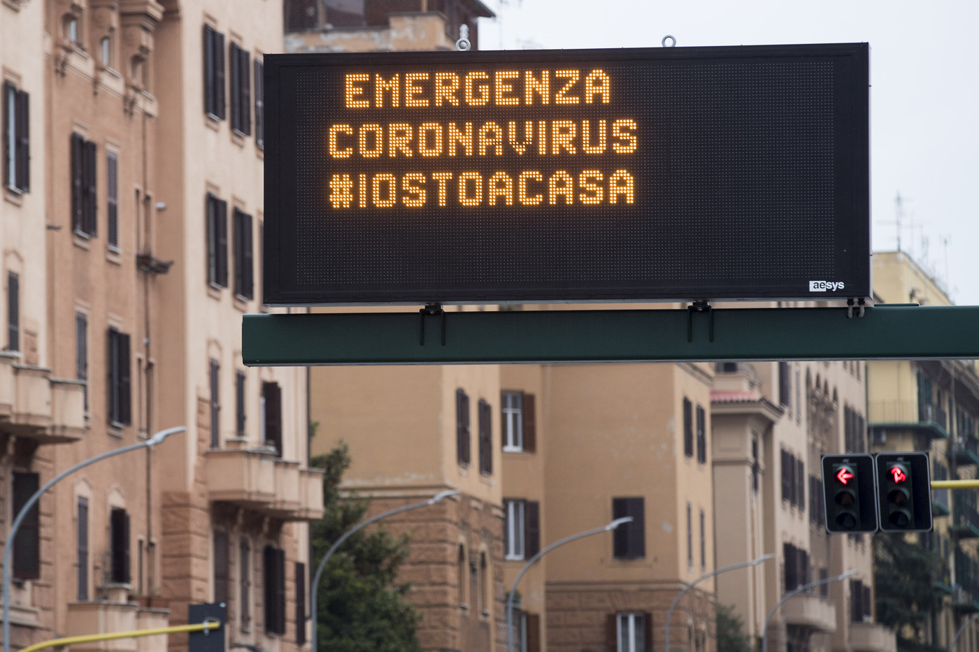 Coronavirus, Borrelli: 175 morti in più di ieri. Gallera: Chiediamo medici dall’estero