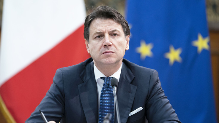 Accordo su sicurezza e lavoro. La firma dopo trattativa fiume. Conte: Italia non si ferma