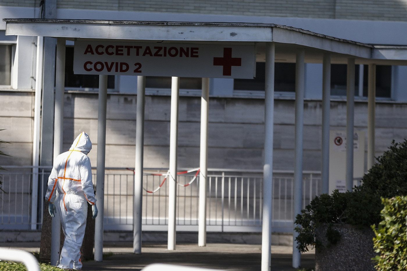 Oltre 23mila I Contagi Da Coronavirus: Trend In Lieve Calo. Meno Morti ...