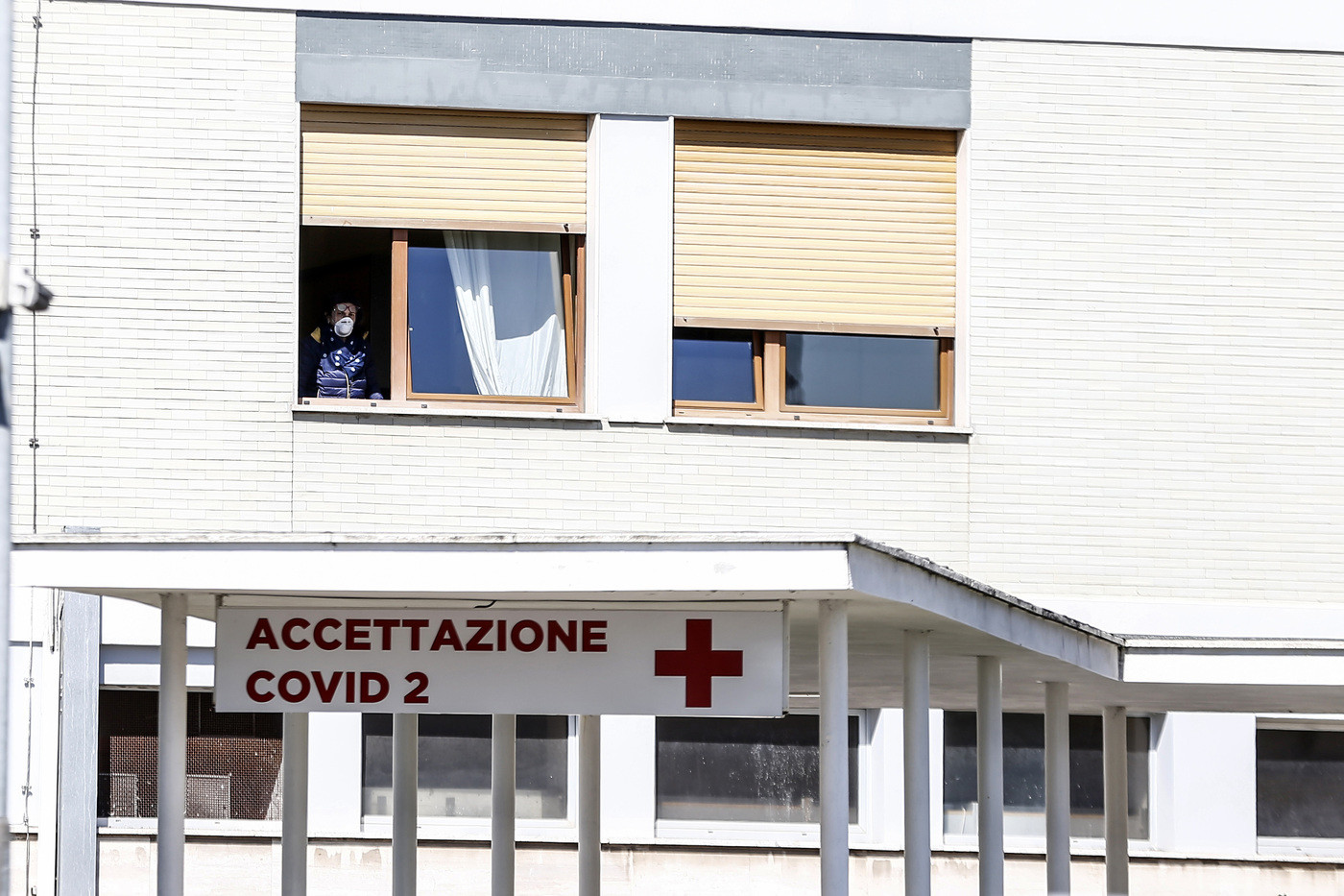 Contagi da coronavirus. Il trend è in ribasso. Sono oltre 23 mila i malati