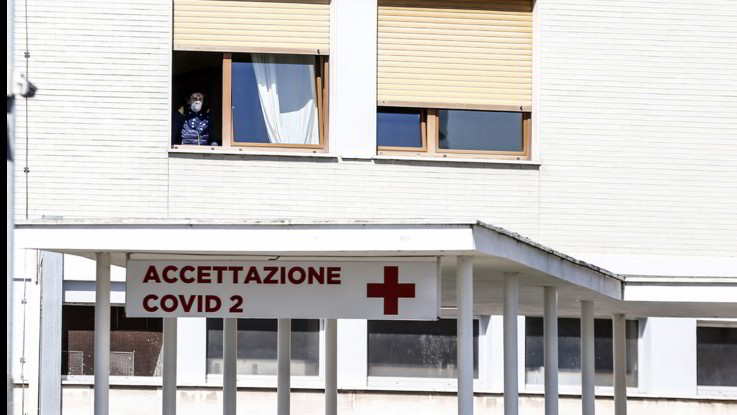 Contagi da coronavirus. Il trend è in ribasso. Sono oltre 23 mila i malati