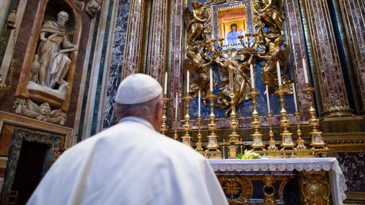 Il Papa: "Ho chiesto al Signore di fermare l'epidemia"