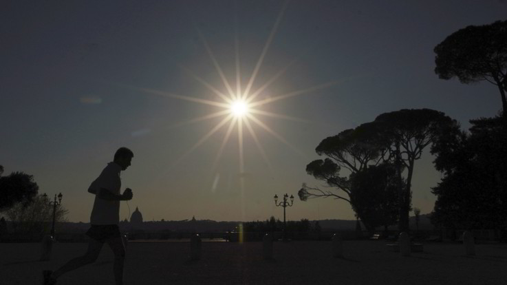 Coronavirus, le nuove restrizioni del Governo: parchi chiusi e sport solo sotto casa