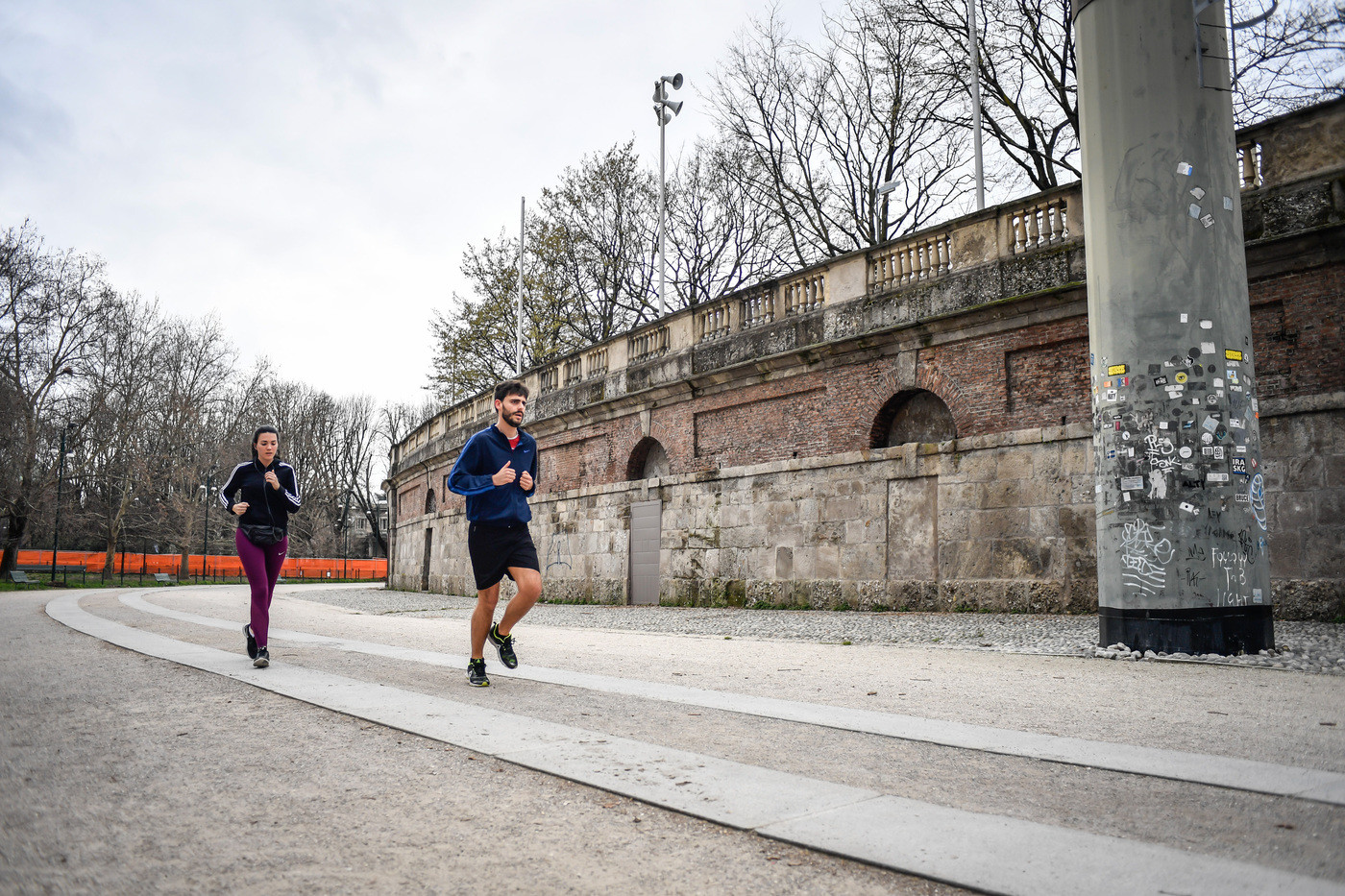 Coronavirus, in Lombardia stop jogging, uffici pubblici e studi professionali