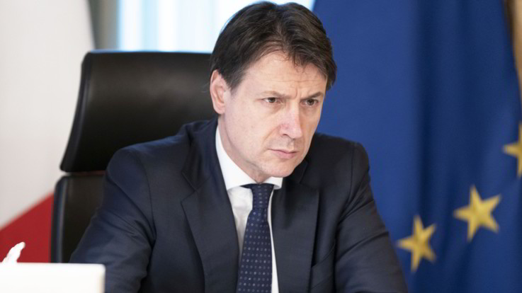 Coronavirus, la stretta di Conte: "Chiudono tutte le attività non indispensabili"