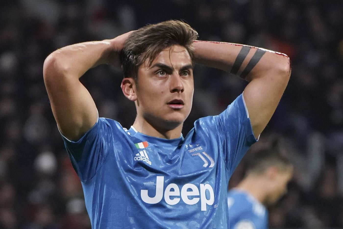 Coronavirus, altri casi in A: Dybala, Maldini e il figlio Daniel positivi