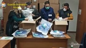 Coronavirus, Ancona: maxi-sequestro di ventilatori per terapia intensiva destinati all’export