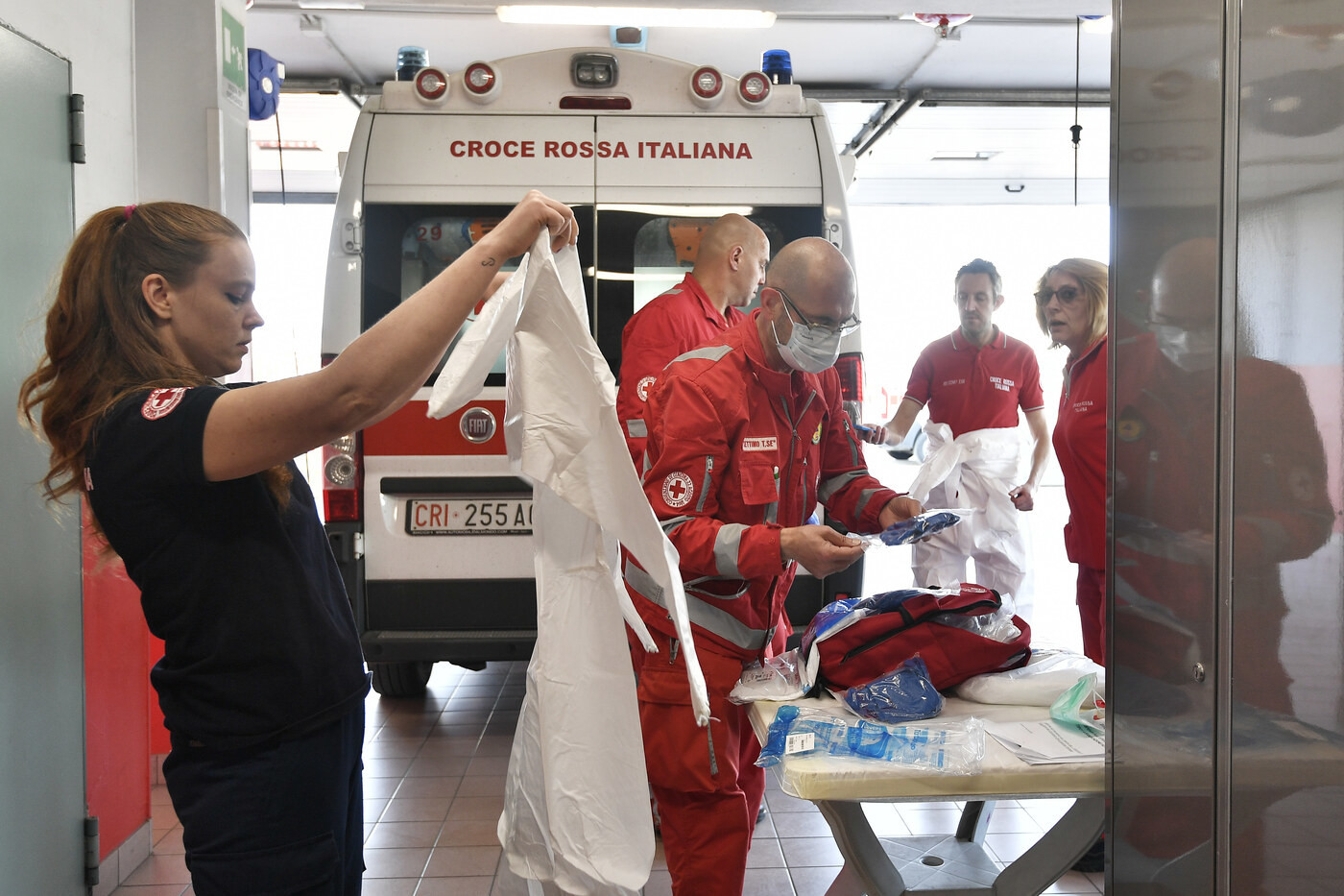 Coronavirus, il bilancio di lunedì. Aancora un lieve calo: 3.780 i contagiati e 601 morti