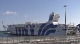 Coronavirus, nave ospedale a Genova accoglie primi pazienti