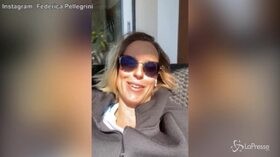 Olimpiadi rinviate, Federica Pellegrini ironizza: ‘Ca**o, devo nuotare un altro anno!’