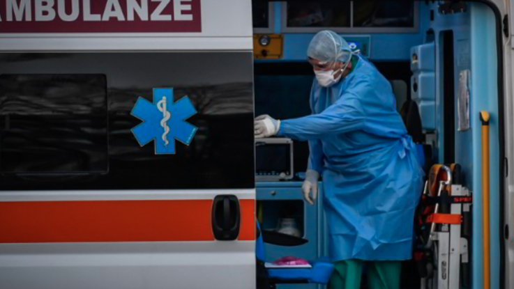 Coronavirus, Oms: "Picco entro prossima settimana" Verso l'Italia terzo team di medici dalla Cina