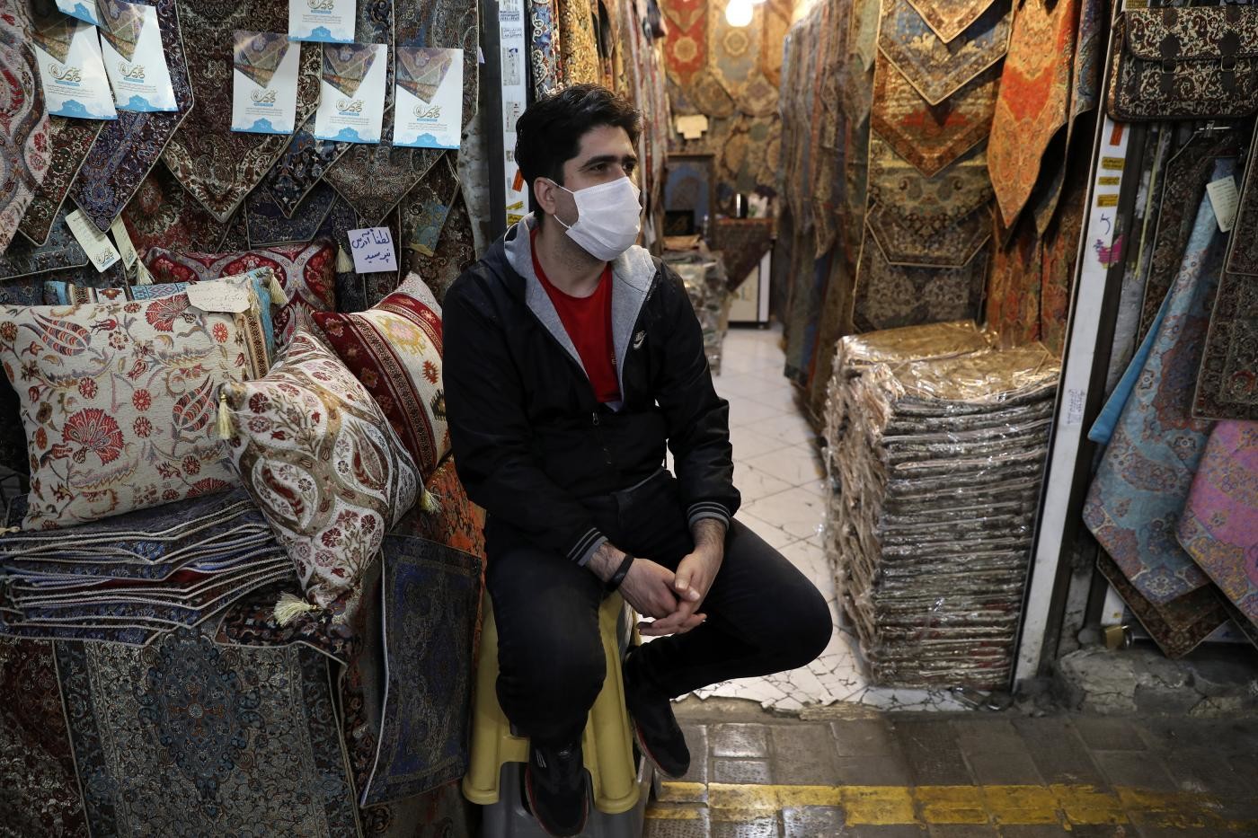 Coronavirus, oltre 2mila morti e 27mila i contagi in Iran