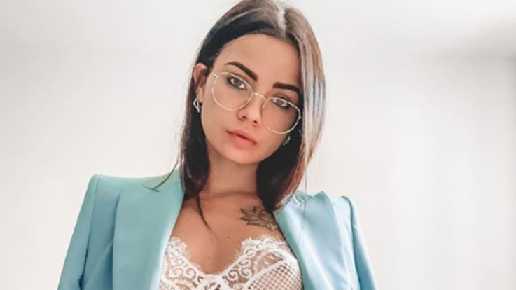 Quarantena hot per Eleonora Rocchini: sexy reggiseno in pizzo su Instagram