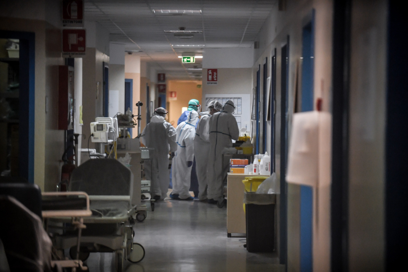 Coronavirus, tornano a crescere i contagi in Italia: sono 4492 in più, 712 i nuovi deceduti