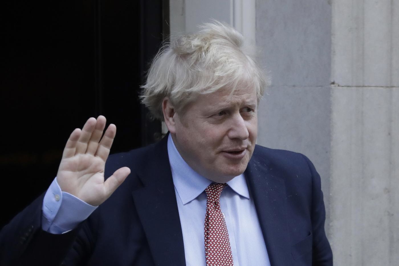 Coronavirus, il premier britannico Boris Johnson positivo al Covid-19: sintomi lievi