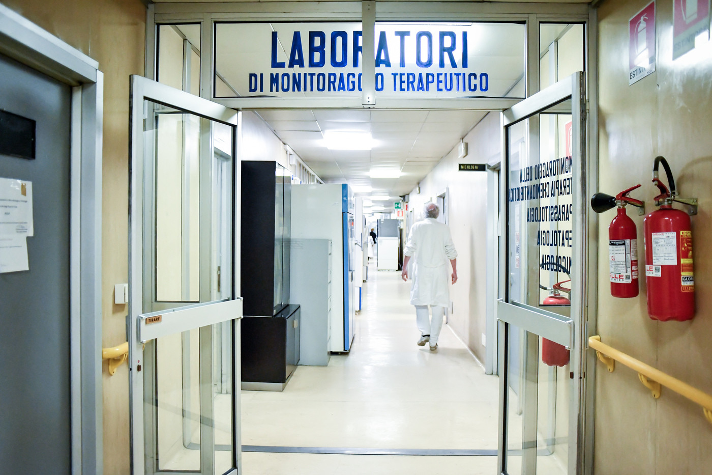 Farmaci per curare coronavirus, Aifa autorizza tre nuove sperimentazioni cliniche