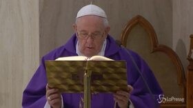 Coronavirus, Papa: “Preghiamo per chi non riesce a reagire per la pandemia”