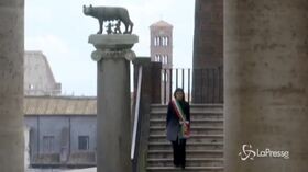 L’Italia si ferma per ricordare le vittime del covid-19, Raggi: “E’ una ferita che unisce il Paese”