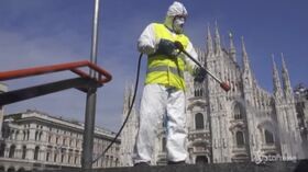 Coronavirus, Milano: sanificazione di Piazza Duomo