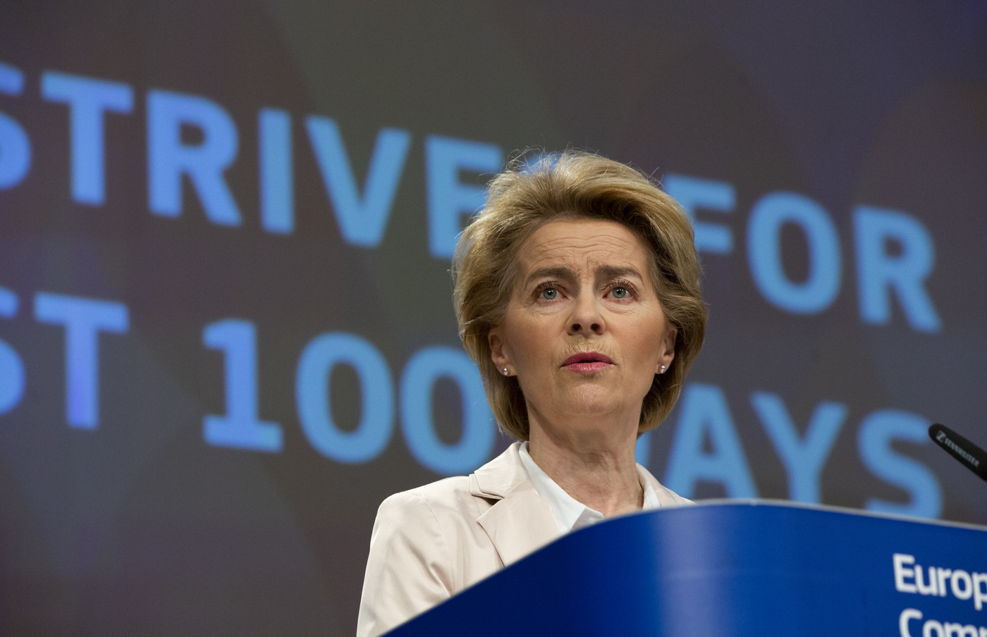 Coronavirus, von der Leyen a Italia: Scusateci, ora la Ue è con voi