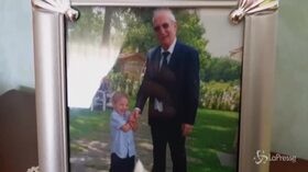 Coronavirus, ‘Ho dovuto piangere mio padre, recluso in quarantena. È morto da solo’