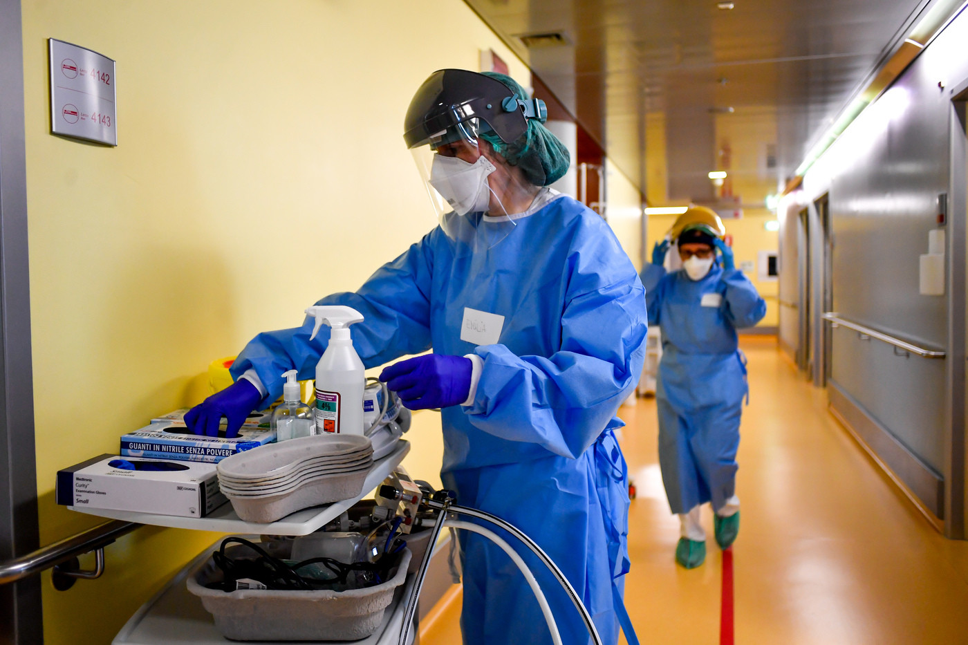 Coronavirus, Istituto Superiore di Sanità: età media positi 62 anni, uomini. Si consolida trend decrescente
