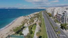 Coronavirus: Atene vista dal drone, la scatenata capitale greca immobile e incredibile