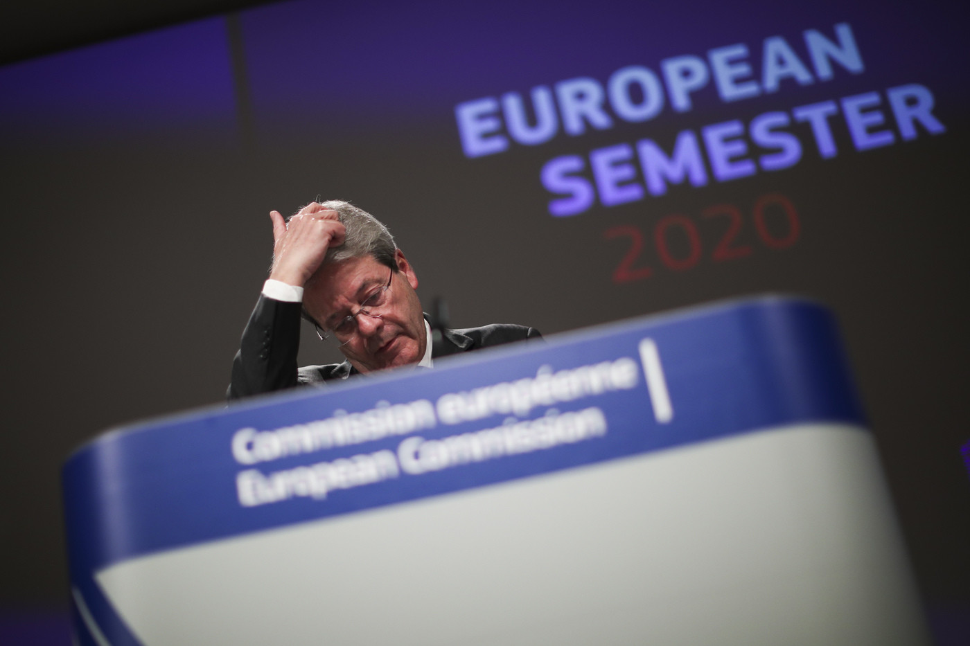 Coronavirus, Gentiloni: “Servono i bond comuni, Mes light solo parte della soluzione”
