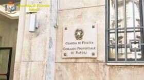 Coronavirus, Napoli: sequestrata fabbrica abusiva di mascherine