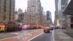 Coronavirus, New York: sirene dei vigili del fuoco per gli operatori sanitari