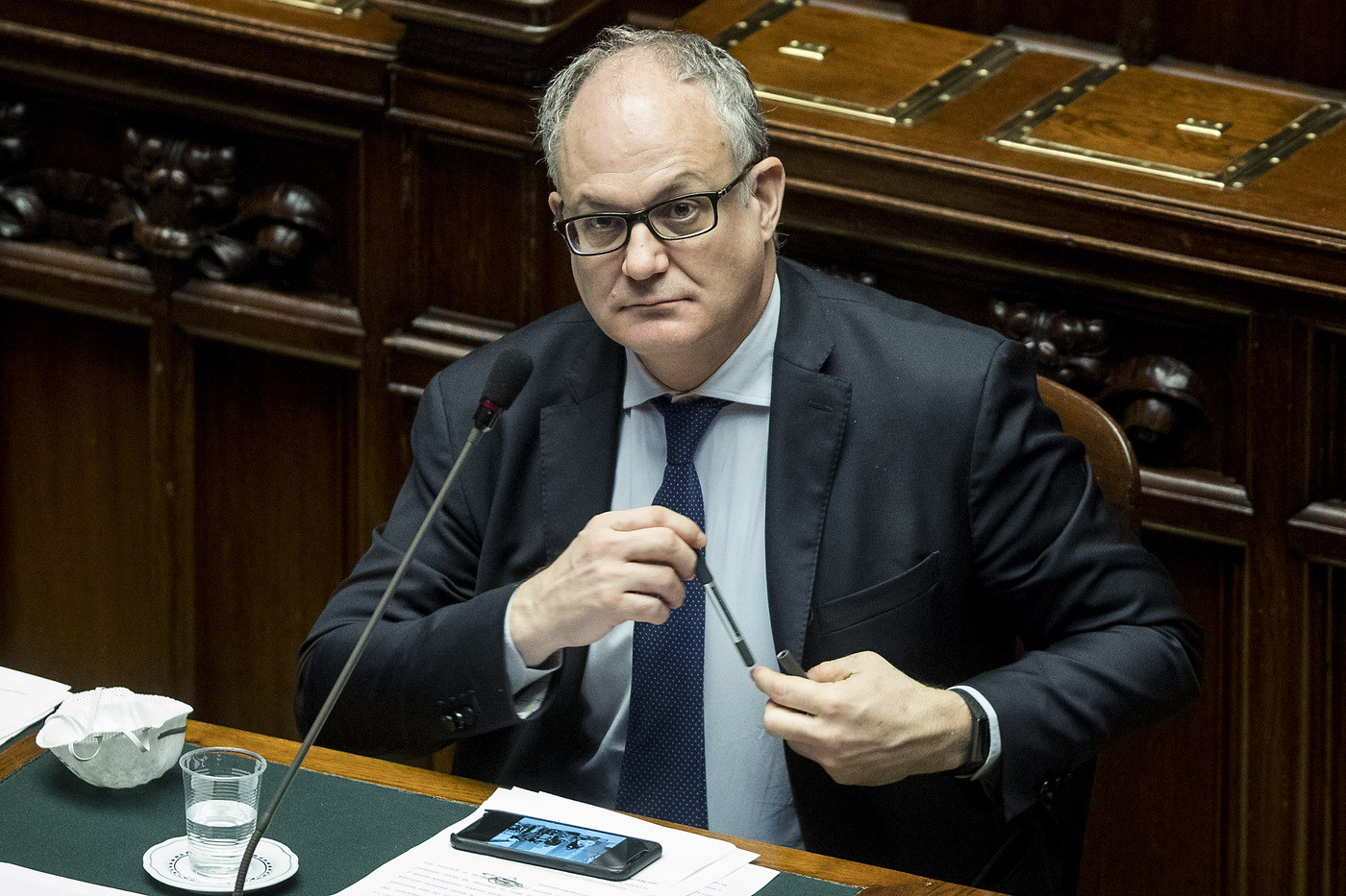 Coronavirus, arriva la golden power. Gualtieri: “Prestiti al 100% fino 800mila euro”