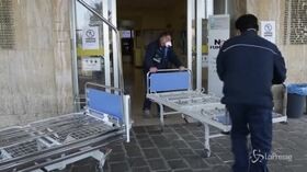Coronavirus, polemica Lombardia-Borrelli su uso mascherine