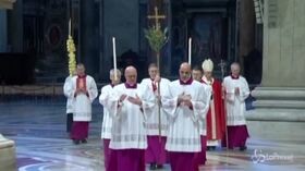 Coronavirus, il Papa celebra la Domenica delle Palme nella basilica di San Pietro vuota