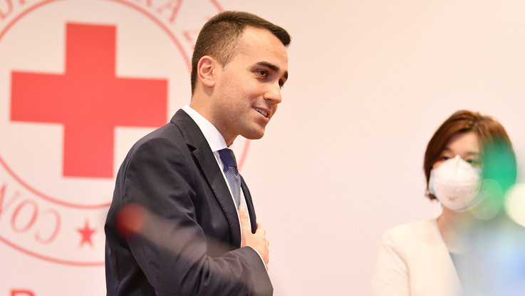 Di Maio: "Arrivati 9 milioni di mascherine. Fase 2 non è liberi tutti"