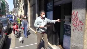 La comunità cinese regala mascherine ai milanesi: “Siamo tutti uguali, ne usciremo insieme”