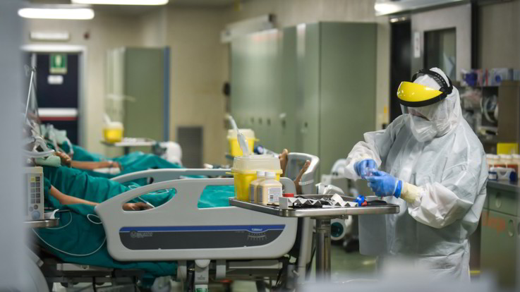 Coronavirus, in Italia contagi dimezzati rispetto a ieri