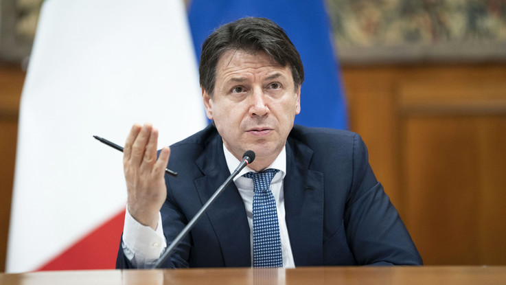 Coronavirus, il governo studia la "Fase 2": prima le aziende, poi i cittadini