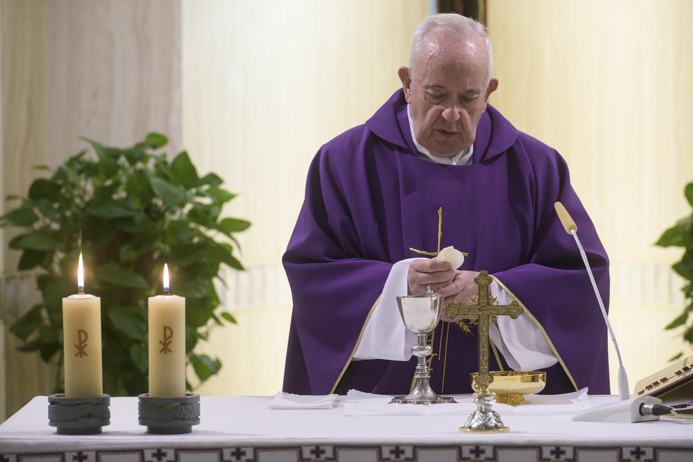 Papa Francesco: Torneranno tempi migliori, populismi come nel 1933 con Hitler