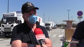 Coronavirus, gli operai di Padova all’Ospedale del Mare di Napoli: “Siamo tutti uniti, è nel nostro DNA di italiani”