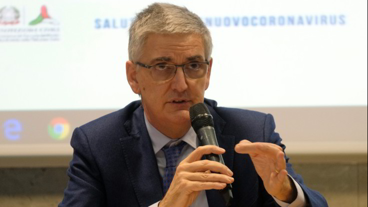 Brusaferro: "La curva dei contagi decresce ma non possiamo abbassare la guardia"