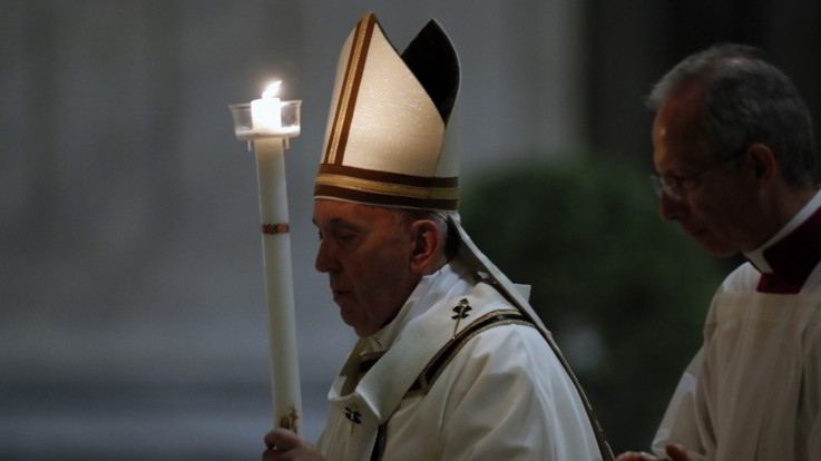 La veglia del Papa nella Basilica deserta: "Non cediamo alla rassegnazione"