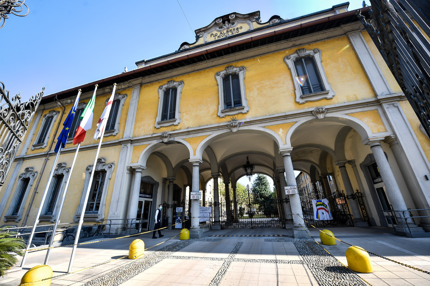Coronavirus, Strage di anziani nelle case di riposo, indagato il direttore del Pio Albergo Trivulzio