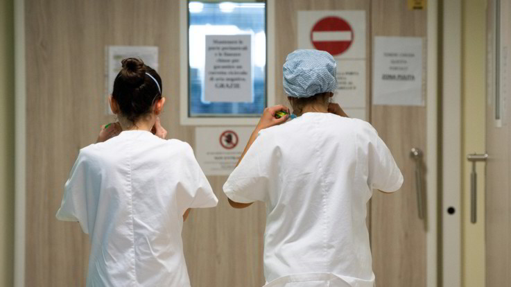 Coronavirus, calano i decessi in Italia: 431 nelle ultime 24 ore
