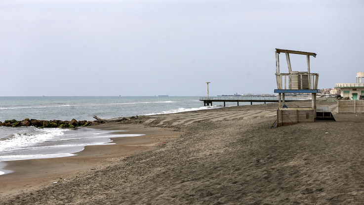Estate senza spiaggia: Cancellata 1 prenotazione su 3