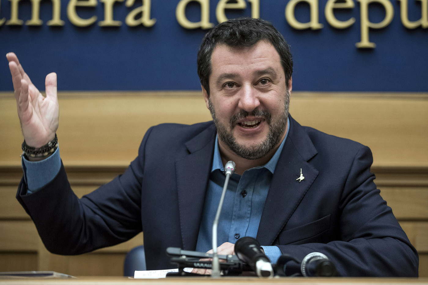 Coronavirus, Salvini: o ripartiamo in fretta o non ripartiamo più